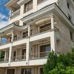 Paraiso Theopolis Obzor