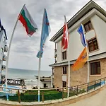 Paraiso Theopolis Obzor